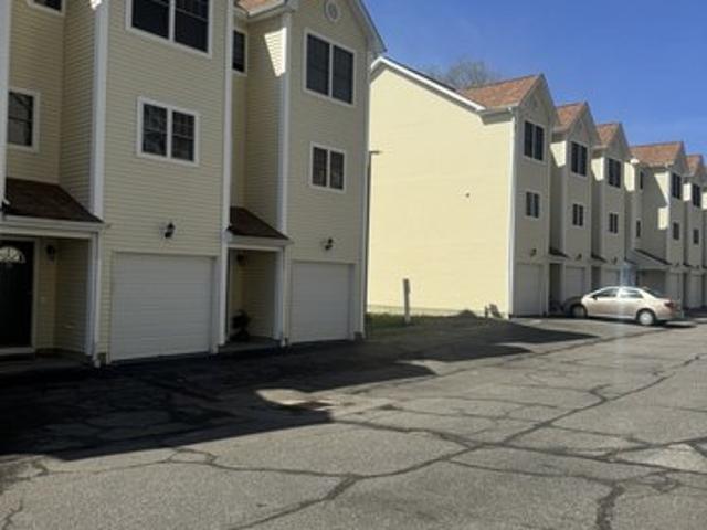 Townhouse for sale in Norwich, Connecticut
