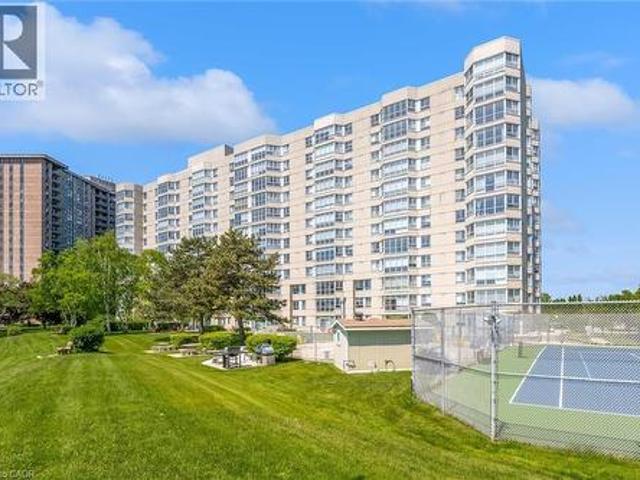 Condo for sale in Burlington, Ontario