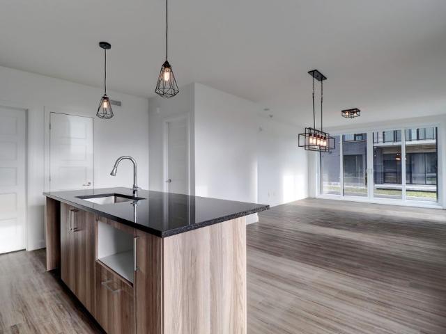 Apartment for rent in Saint-Élie-D'Orford, Sherbrooke