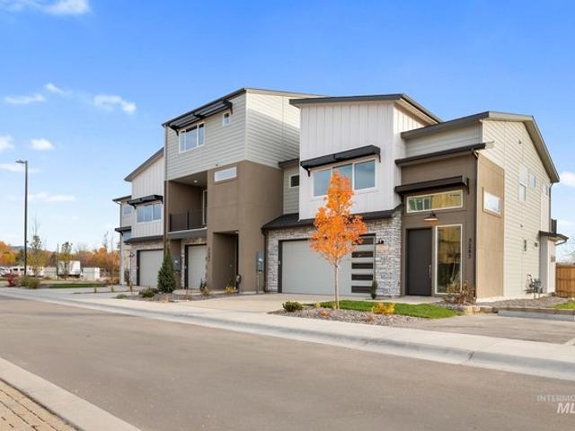Townhouse for sale in Garden City, Ada County