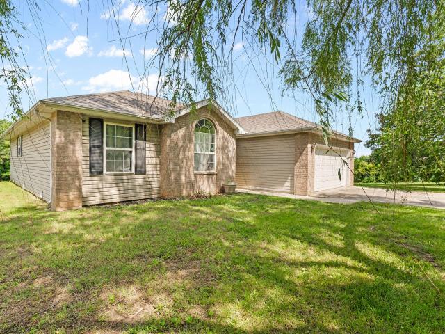 House for sale in Morrisville, Missouri