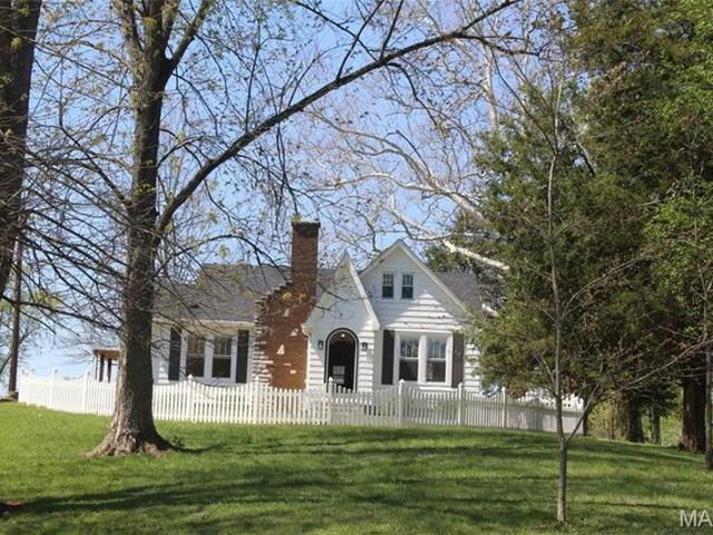 House for sale in Bethalto, Illinois