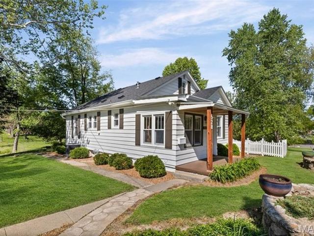 House for sale in Bethalto, Illinois