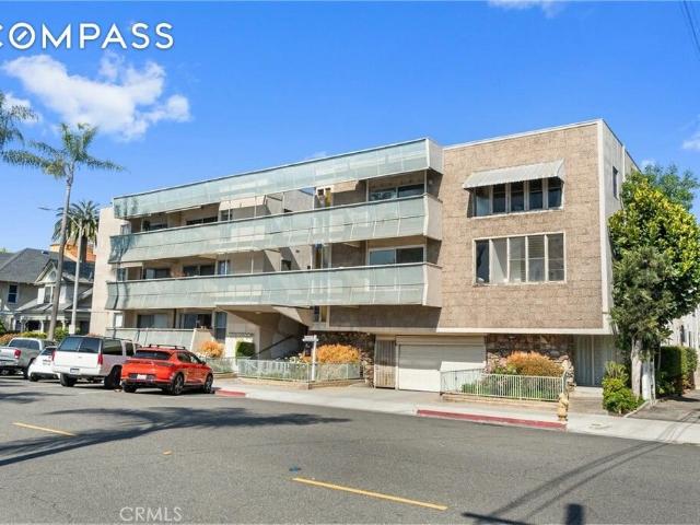 Townhouse for sale in Long Beach