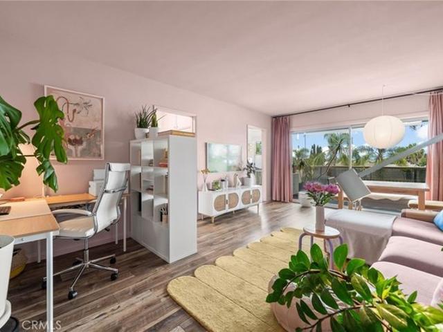 Condo for sale in Long Beach, California