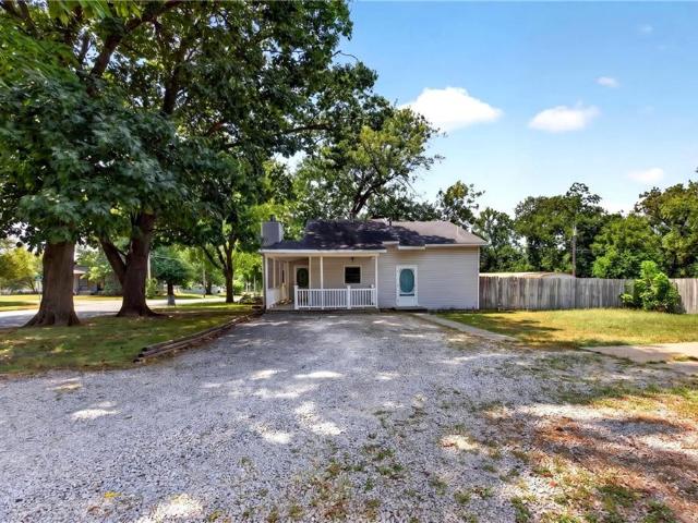 House for sale in Nevada, Vernon County