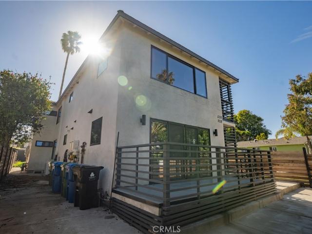 Townhouse for sale in Canoga Park, California
