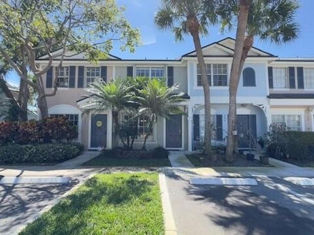 Townhouse for sale in Margate, Florida