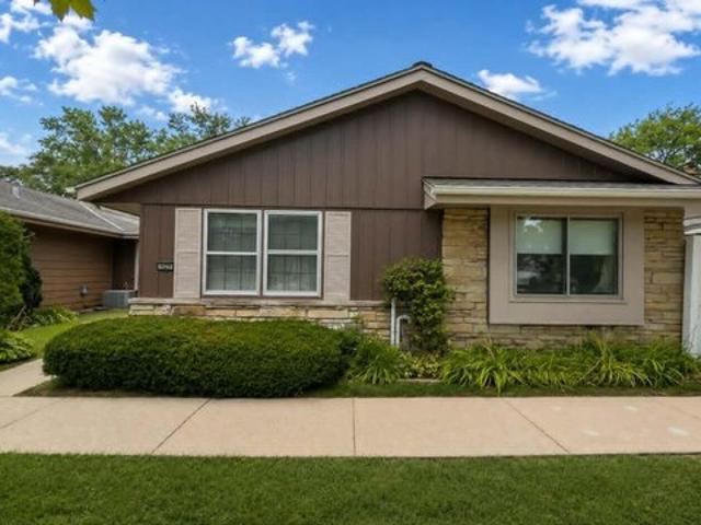 Condo for sale in Greenfield Park, Wisconsin