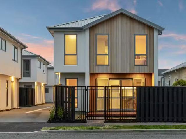House for sale in Chaslands, Canterbury