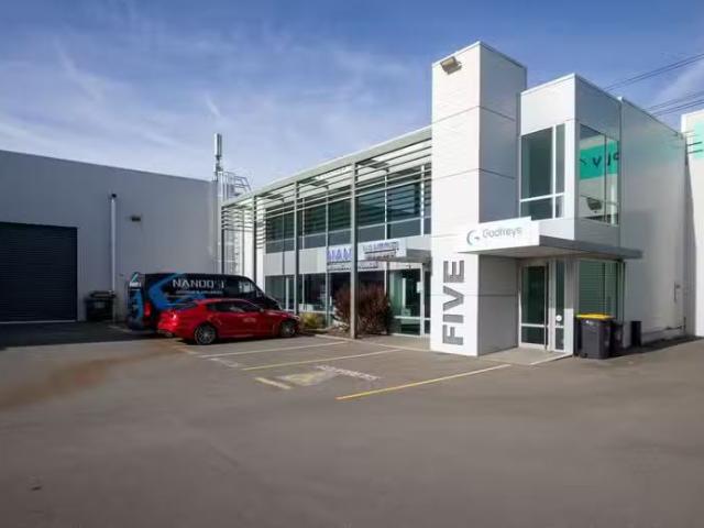 House for sale in Chaslands, Canterbury