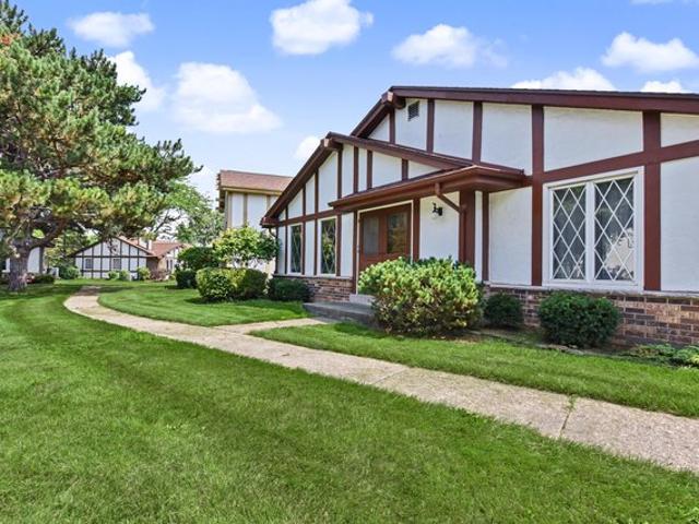 Condo for sale in Greenfield Park, Wisconsin