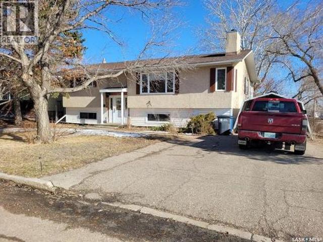 House for sale in Assiniboia, Saskatchewan