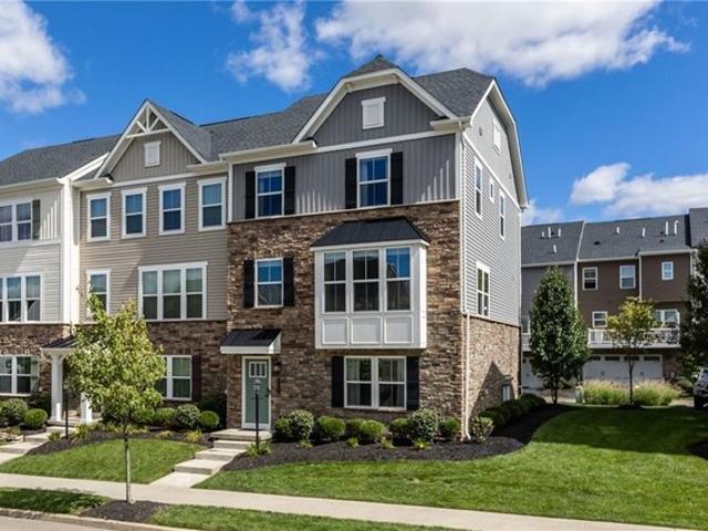 Townhouse for sale in Cranberry Twp, Pennsylvania