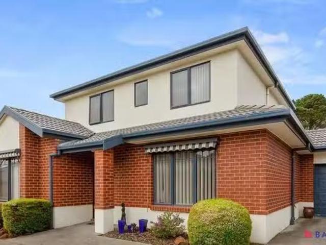 House for rent in St Clair, Victoria