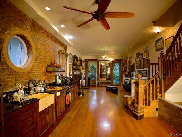 Townhouse for sale in New York