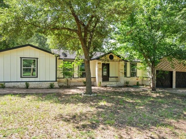 House for sale in Navarro, Texas