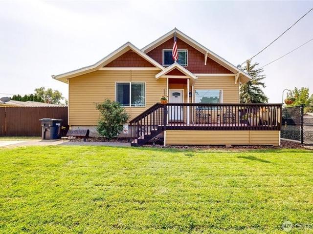House for sale in College Place, Washington