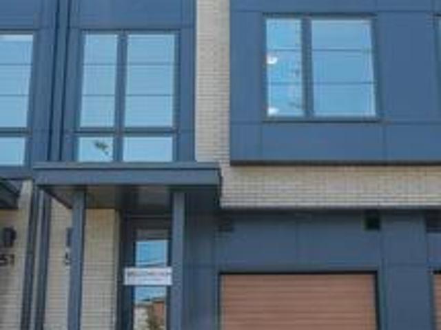 Townhouse for sale in Burlington