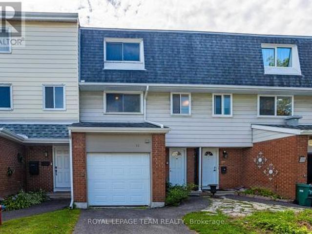 Townhouse for sale in Sheffield Glen, Ottawa