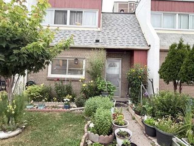 Townhouse for sale in Woburn, Ontario