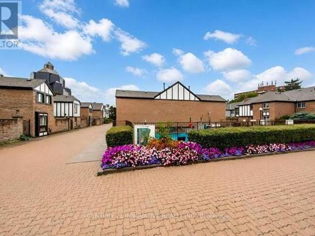 Townhouse for sale in Woburn, Ontario