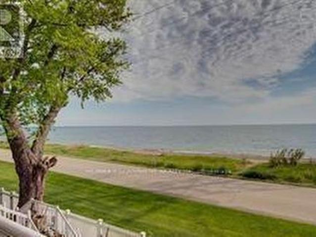 Townhouse for rent in Ancaster, Ontario