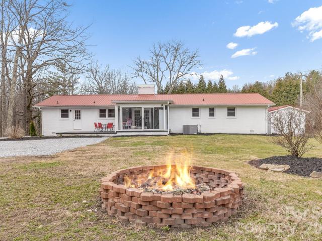 House for sale in Edneyville, North Carolina