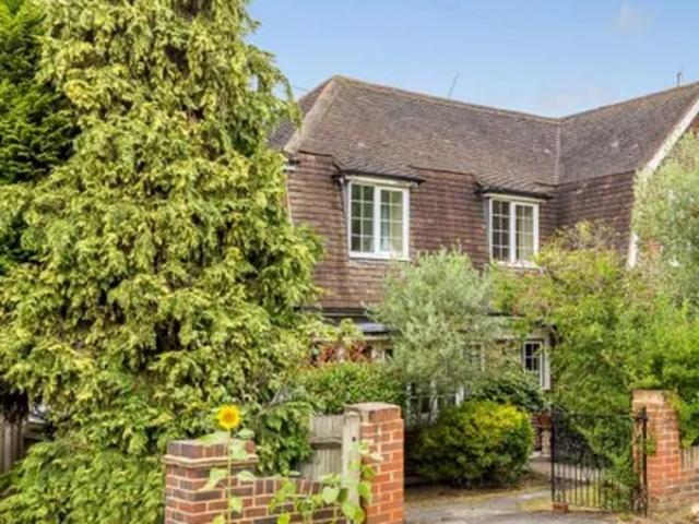 House for rent in London Borough of Merton, Raynes Park