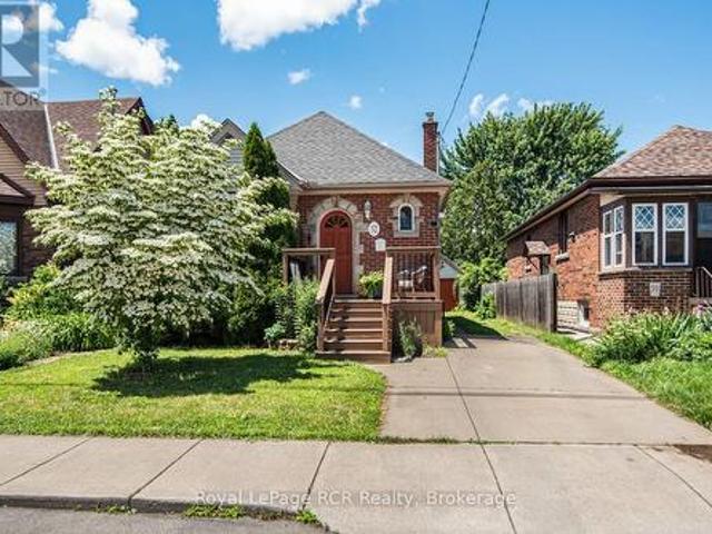 House for sale in Ancaster, Ontario