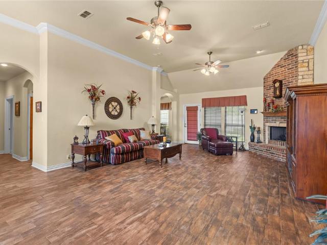 House for sale in Pottsboro, Texas