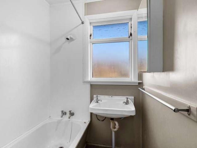 House for sale in Chaslands, Canterbury