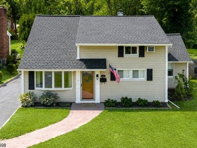 House for sale in Berkeley Heights, New Jersey
