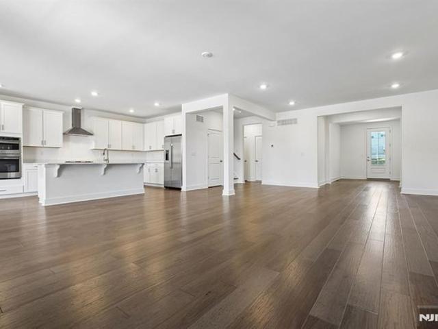 Condo for sale in East Hanover, New Jersey
