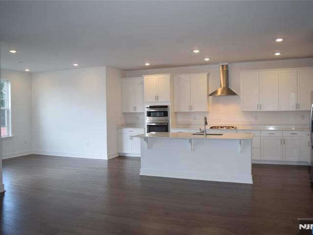 Townhouse for sale in East Hanover, New Jersey