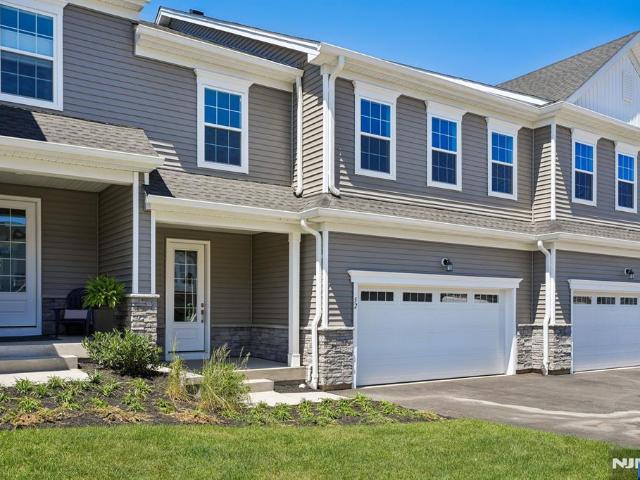 Townhouse for sale in East Hanover, New Jersey