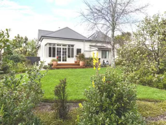House for sale in Otakou