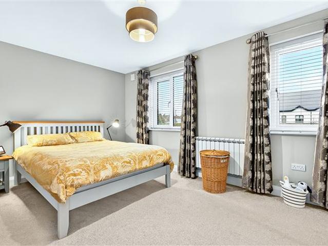 Detached House for sale in Moneygold, Connacht