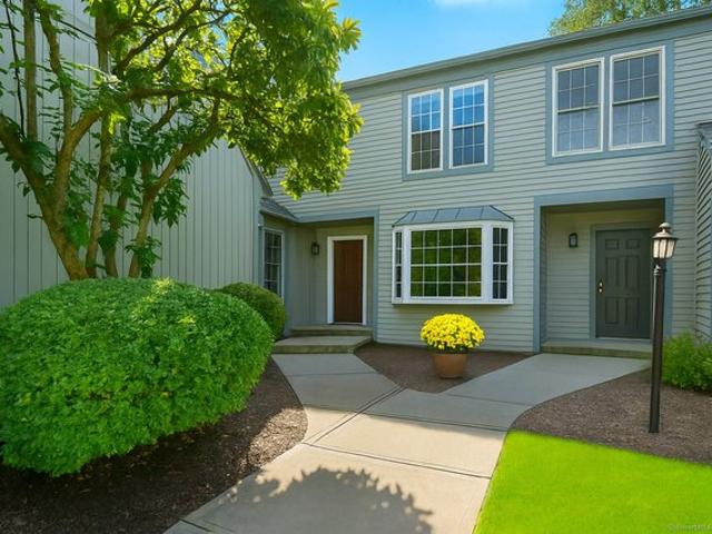 Townhouse for sale in Fairfield, Connecticut