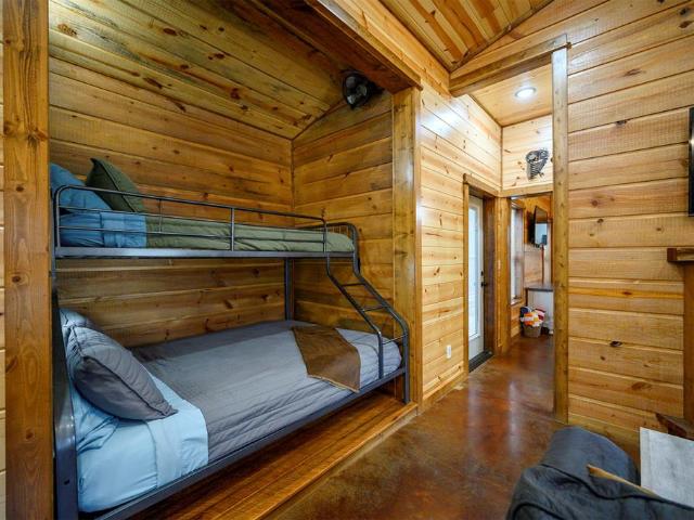 House for sale in Hochatown, Broken Bow