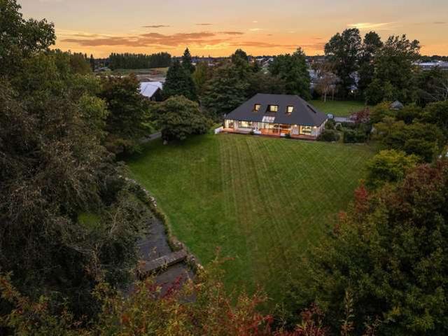 Property for sale in Chaslands, Canterbury