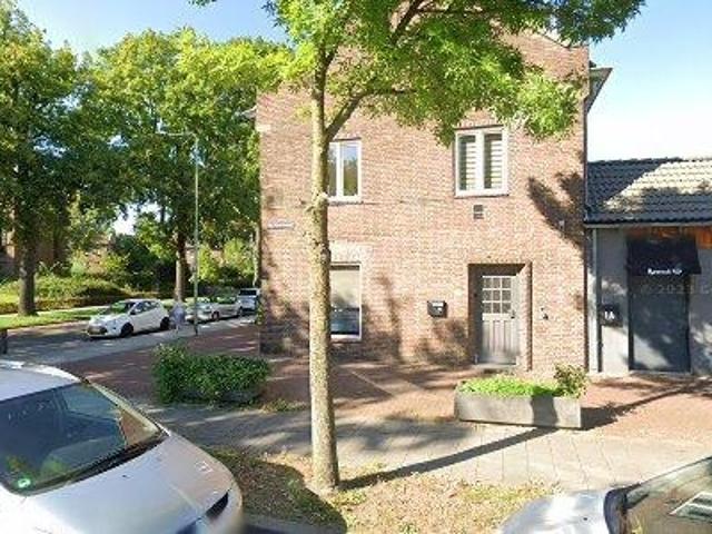 Bedrijfspand te koop in Kluis, Geleen