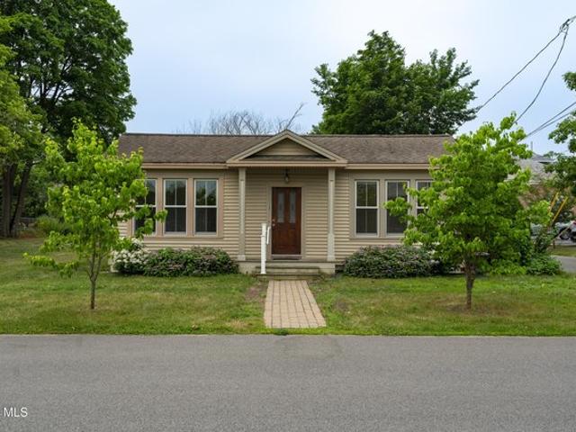 House for sale in Saratoga, New York
