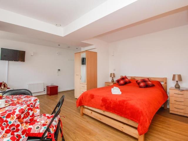 Studio for rent in The Slade, Oxfordshire