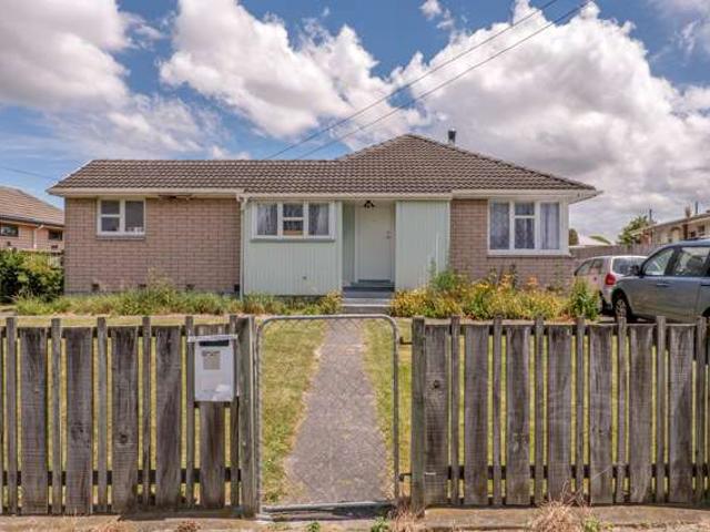 House for sale in Casebrook, Canterbury