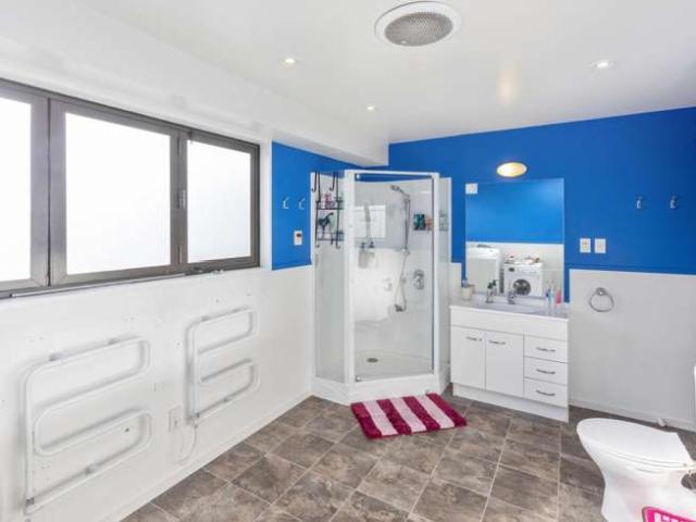 House for sale in Chaslands, Canterbury