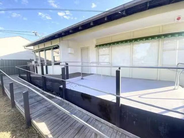 House for rent in Dallas, Victoria