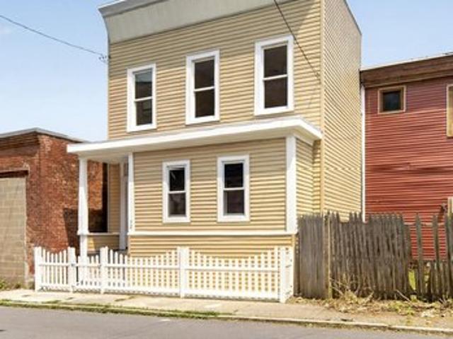 Townhouse for sale in Cohoes, New York