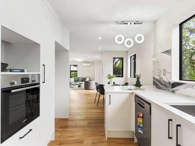 House for sale in Oratia