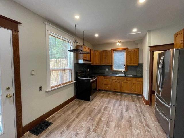 House for rent in Etobicoke—Lakeshore, Toronto